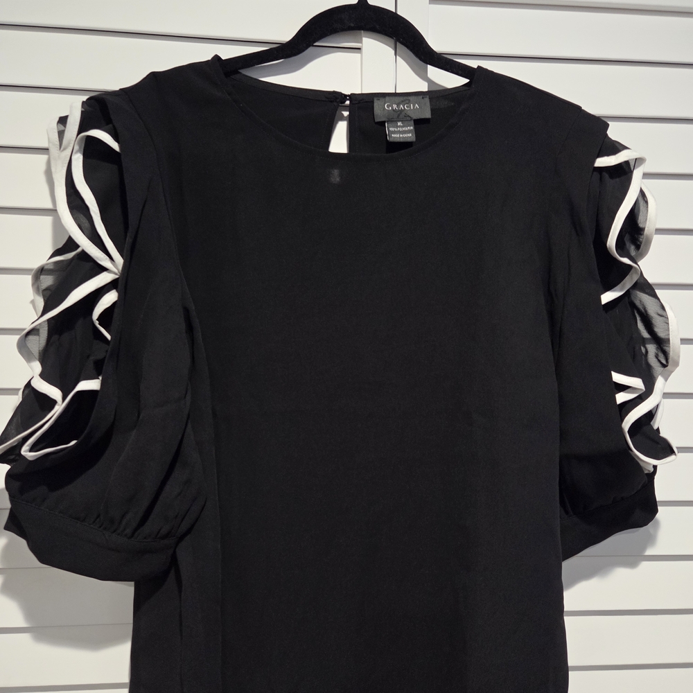 Gracia Black Top with White Accents - Picture 2 of 4